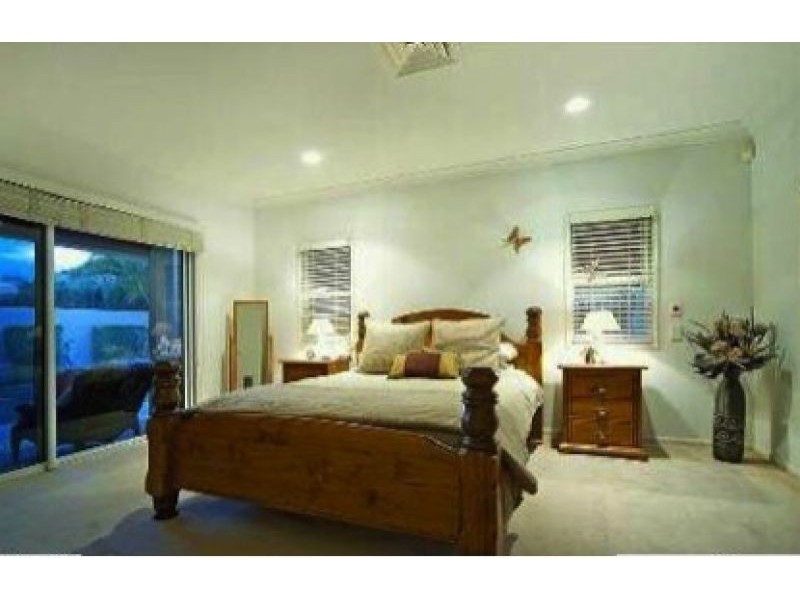 1622 Riverdale Dr, Hope Island QLD 4212