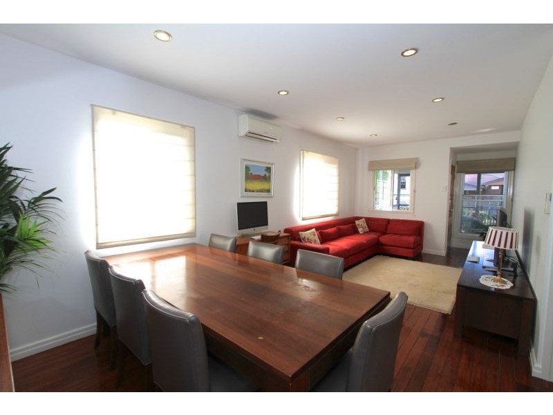 23 Murray St, Sandgate QLD 4017