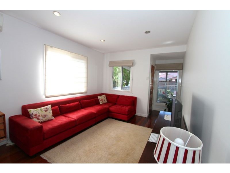 23 Murray St, Sandgate QLD 4017