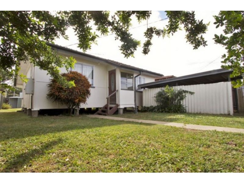 19 Elizabeth Ave, Clontarf QLD 4019