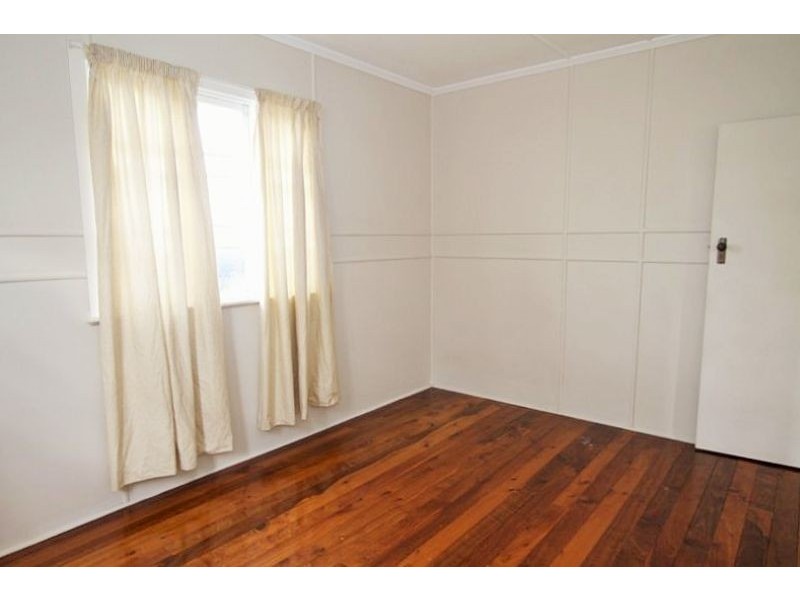 19 Elizabeth Ave, Clontarf QLD 4019