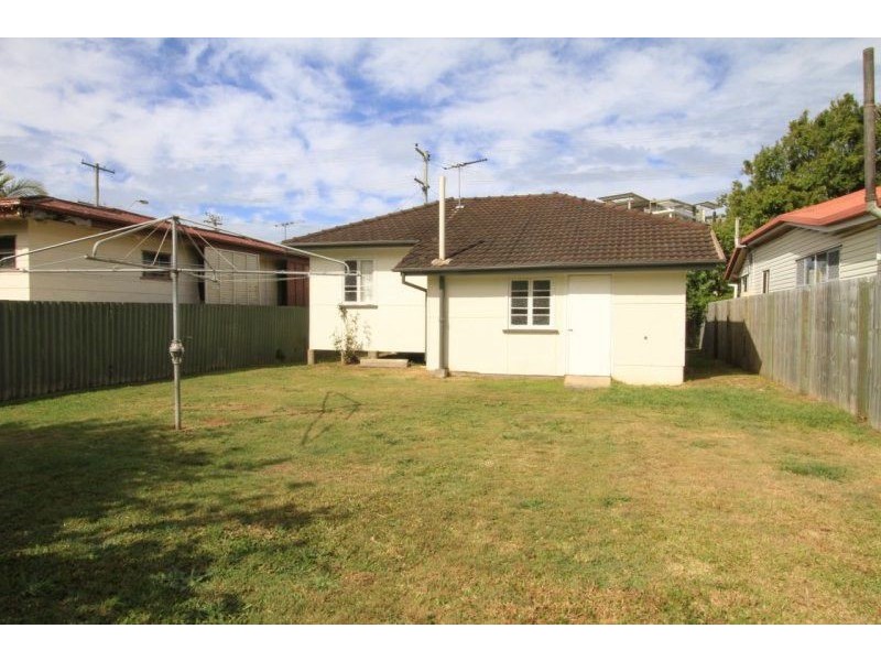 19 Elizabeth Ave, Clontarf QLD 4019