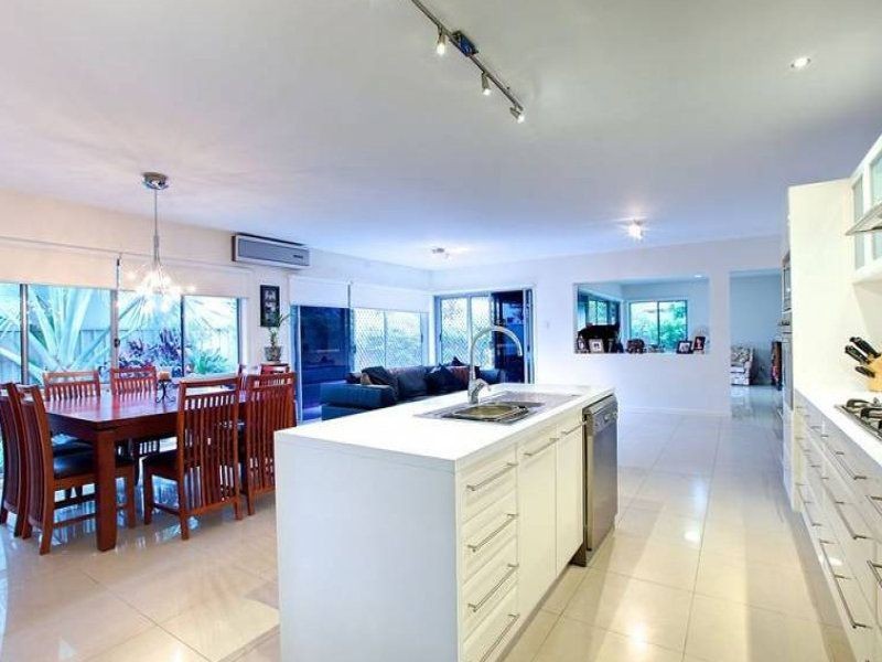 42 Southaven Drive, Helensvale QLD 4212
