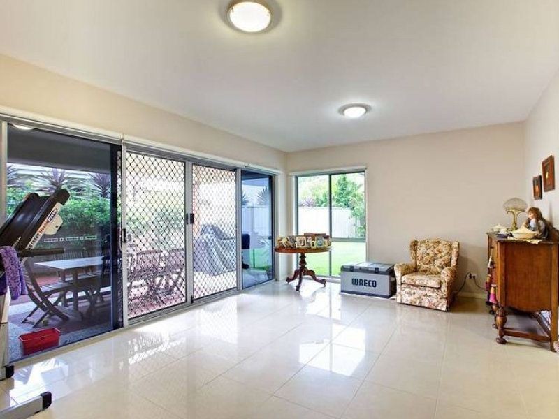 42 Southaven Drive, Helensvale QLD 4212