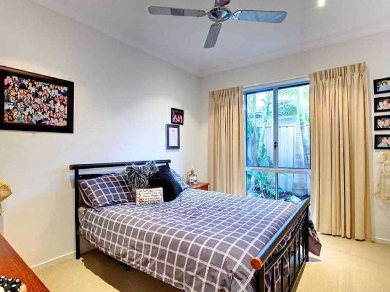 42 Southaven Drive, Helensvale QLD 4212
