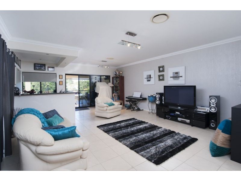 25 River Cove, Hope Island QLD 4212