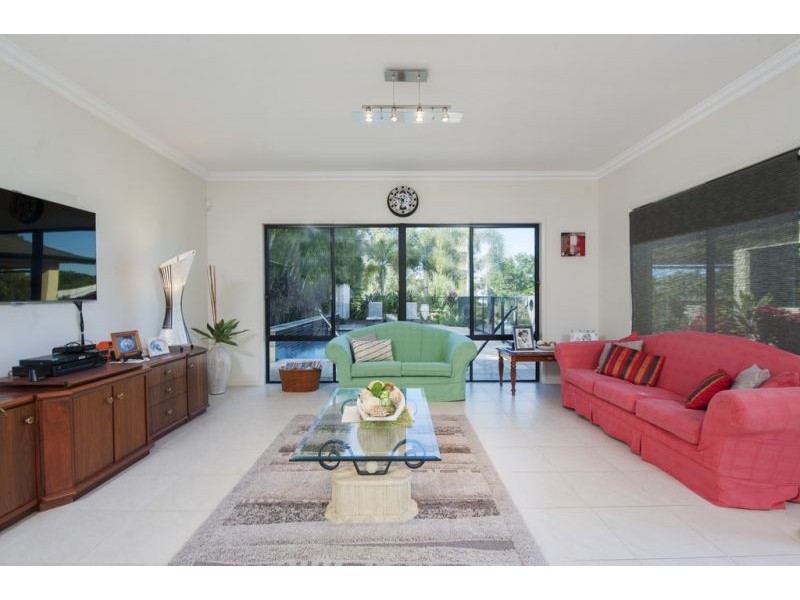 25 River Cove, Hope Island QLD 4212