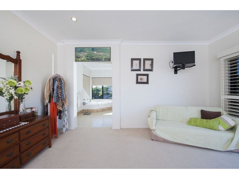 25 River Cove, Hope Island QLD 4212