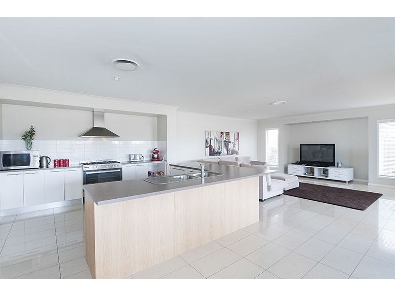 36 Temple Island Ct, Oxenford QLD 4210