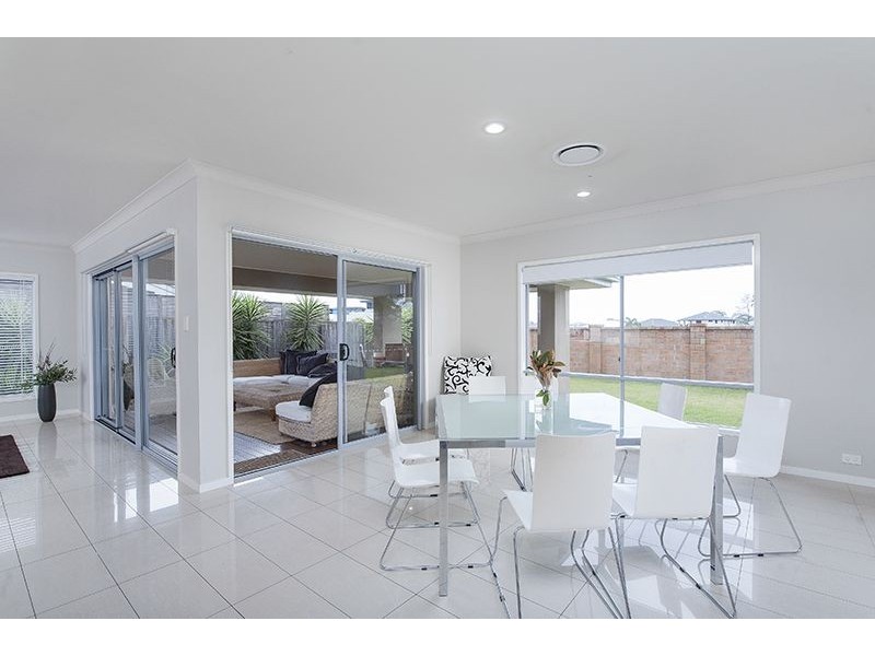 36 Temple Island Ct, Oxenford QLD 4210