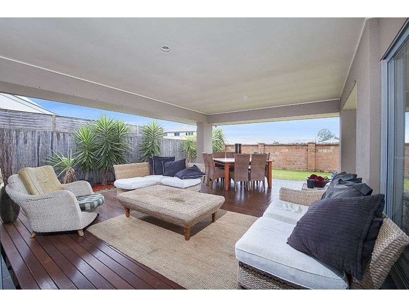 36 Temple Island Ct, Oxenford QLD 4210