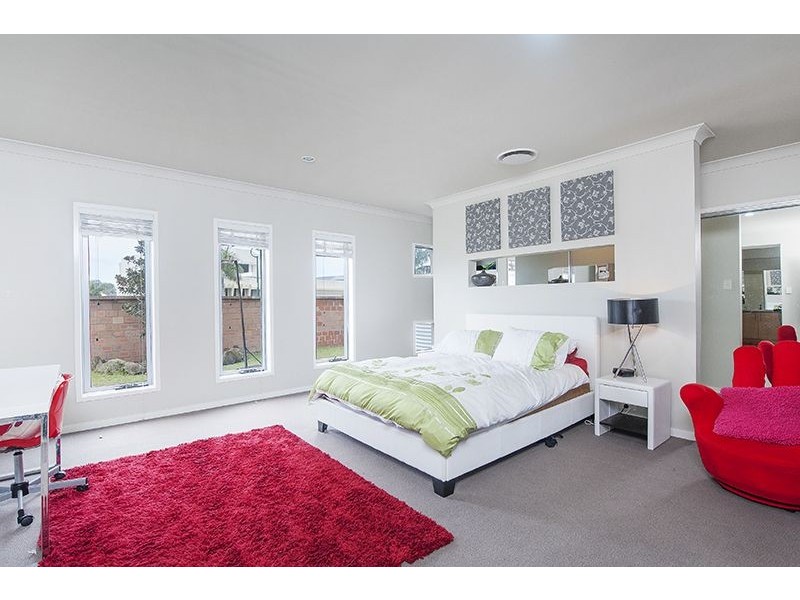 36 Temple Island Ct, Oxenford QLD 4210