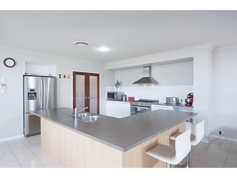 36 Temple Island Ct, Oxenford QLD 4210