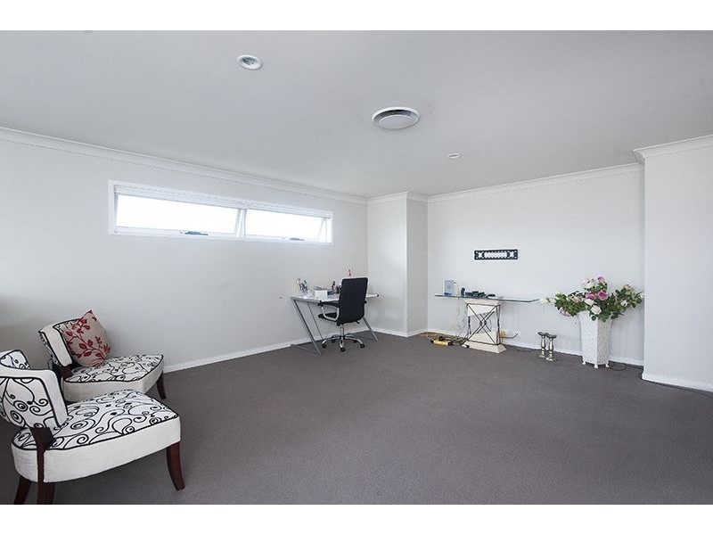 36 Temple Island Ct, Oxenford QLD 4210