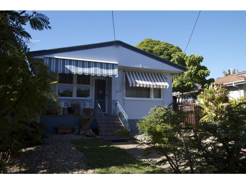 202 Scarborough Road, Scarborough QLD 4020