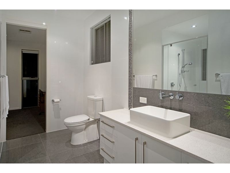 47 Harbourvue Ct, Helensvale QLD 4212