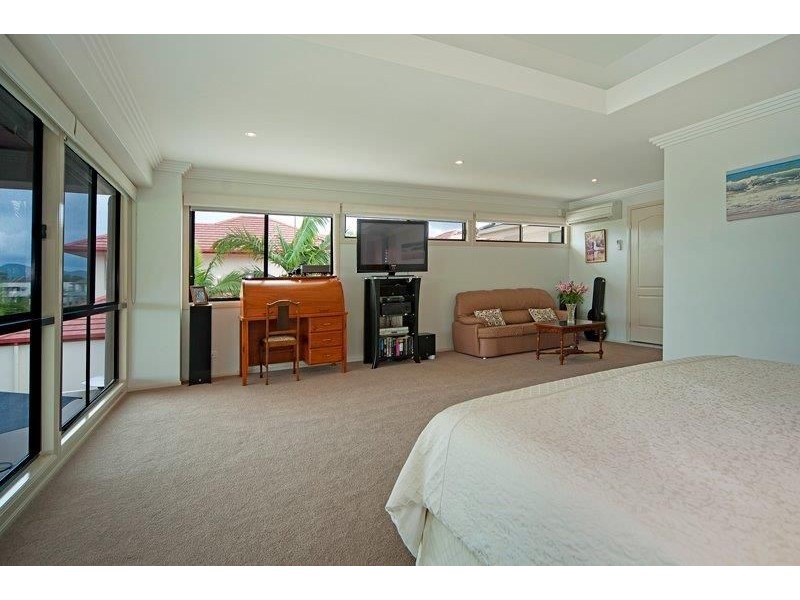 2305 Belmont East, Hope Island QLD 4212