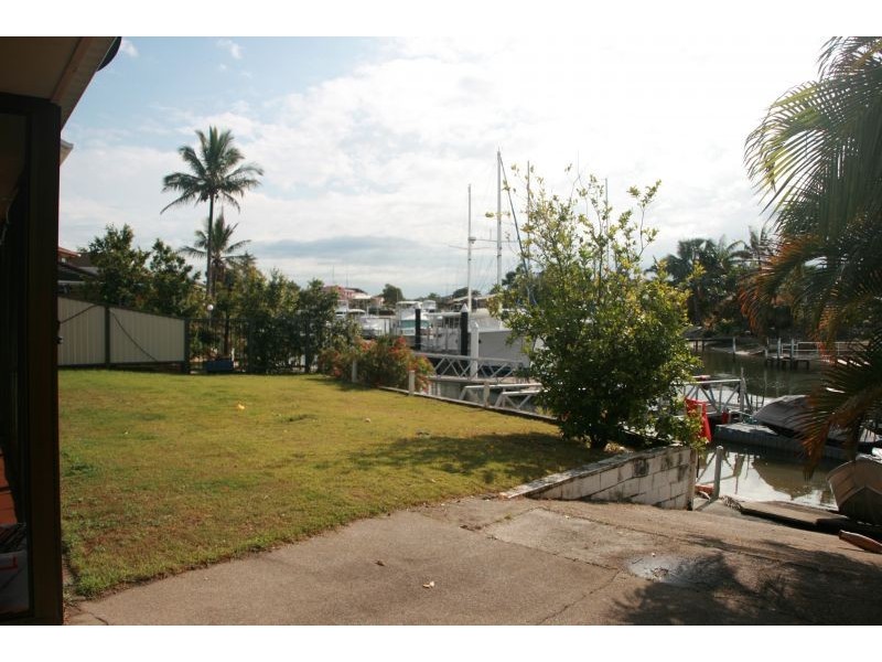 25 Ogrady Drive, Paradise Point QLD 4216