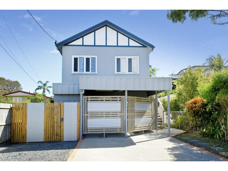 6 Caroline Street, Woody Point QLD 4019