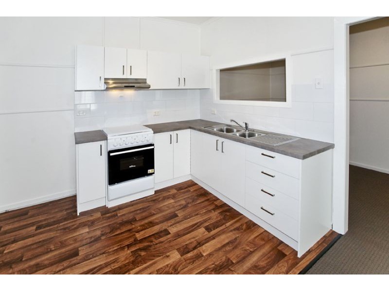 6 Caroline Street, Woody Point QLD 4019