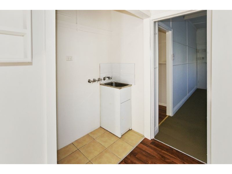 6 Caroline Street, Woody Point QLD 4019