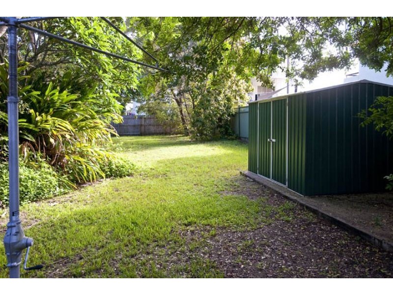 6 Caroline Street, Woody Point QLD 4019