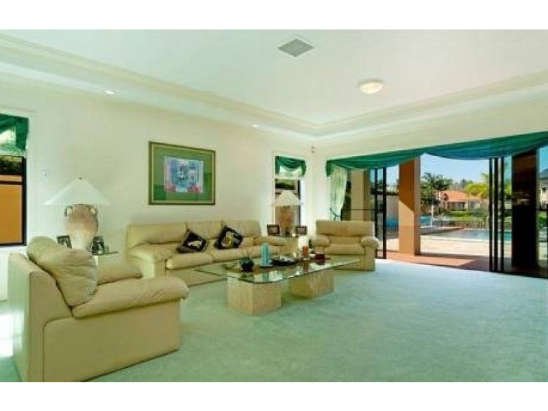 1024 Rosebank Way, Hope Island QLD 4212