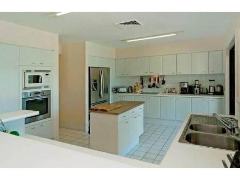 1024 Rosebank Way, Hope Island QLD 4212