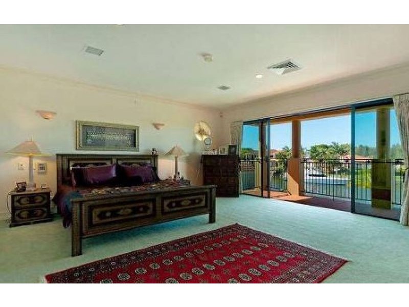 1024 Rosebank Way, Hope Island QLD 4212