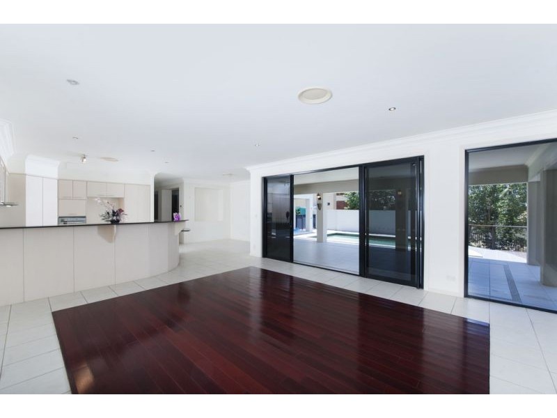 20 River Cove Place, Helensvale QLD 4212