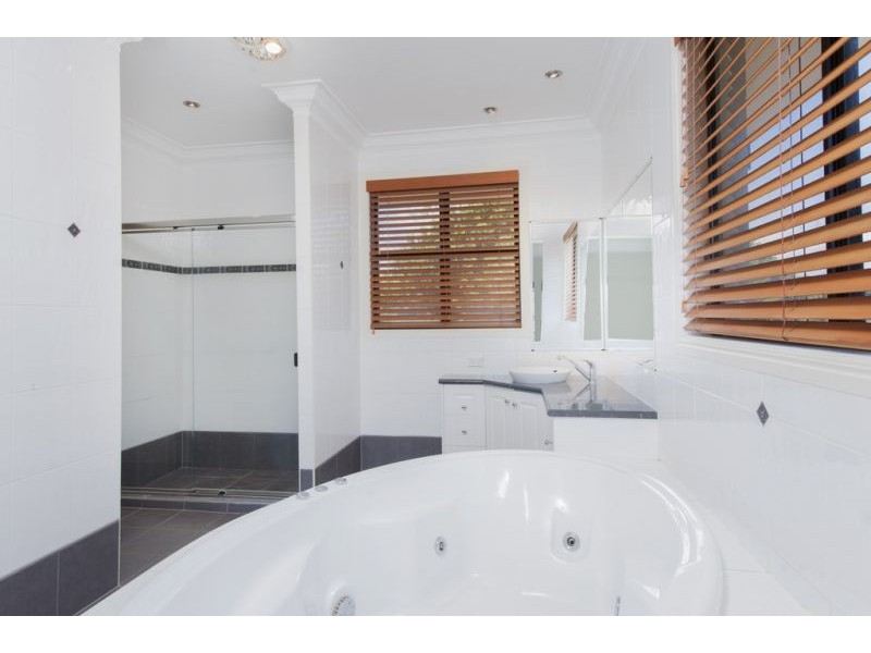 20 River Cove Place, Helensvale QLD 4212