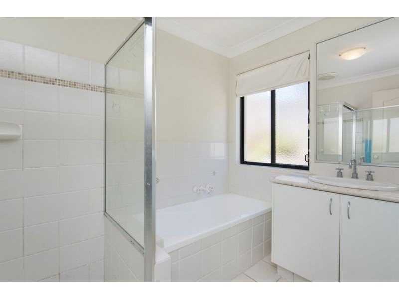 21 Respall Way, Arundel QLD 4214