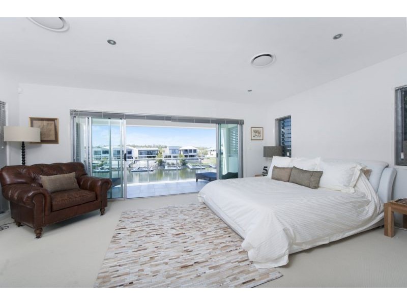 7 Coomera Ct, Helensvale QLD 4212