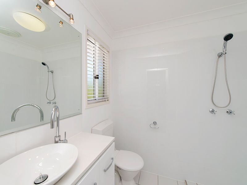 129 Biggs Avenue, Beachmere QLD 4510