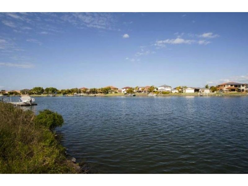 130 The Peninsula, Helensvale QLD 4212