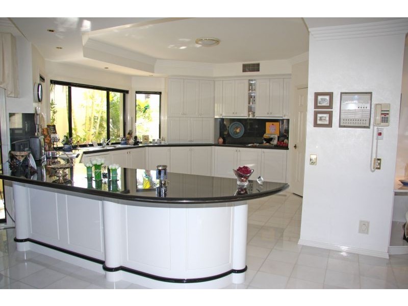 1157 Rosebank Way West, Hope Island QLD 4212