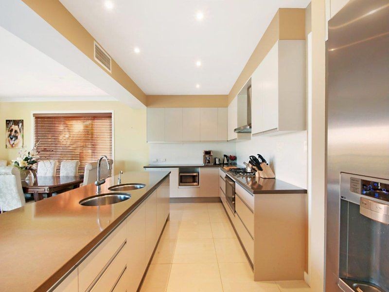 2302 Belmont Court East, Hope Island QLD 4212