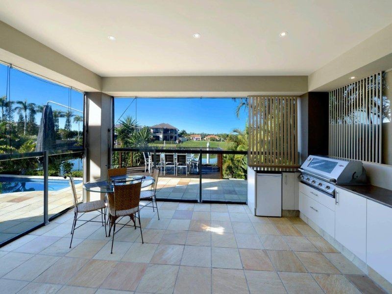 2302 Belmont Court East, Hope Island QLD 4212