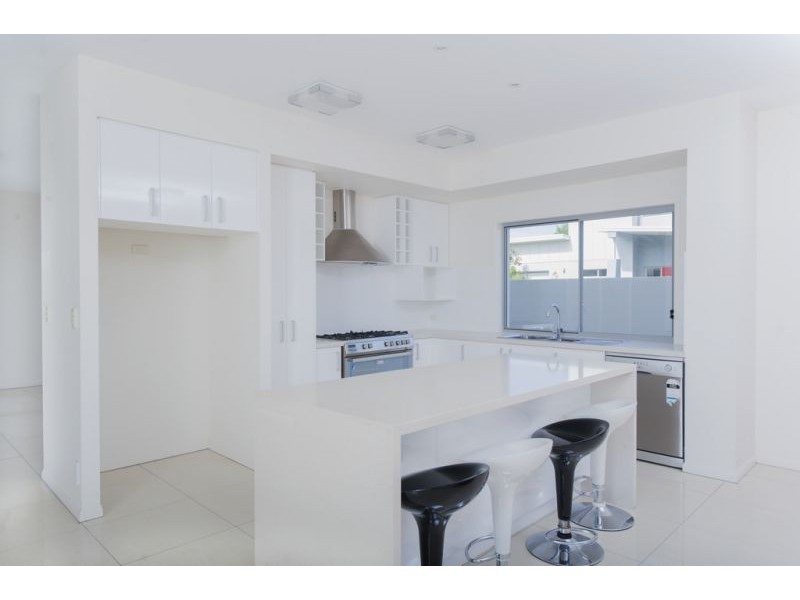 37 Coomera Ct, Helensvale QLD 4212