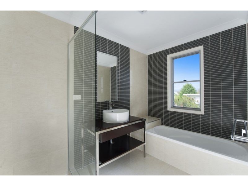 37 Coomera Ct, Helensvale QLD 4212