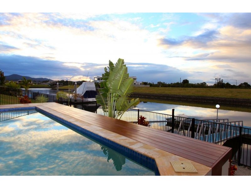 32 A Harbourvue Ct, Helensvale QLD 4212