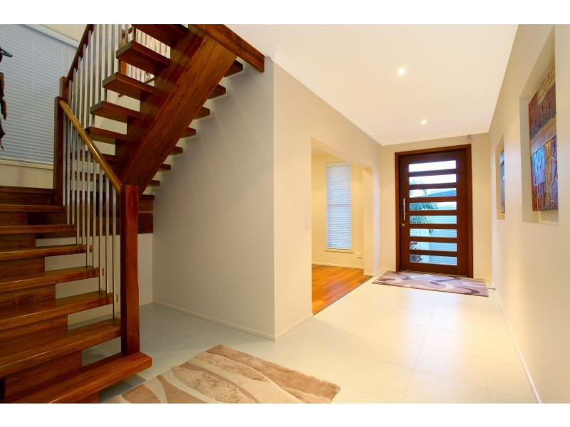 32 A Harbourvue Ct, Helensvale QLD 4212