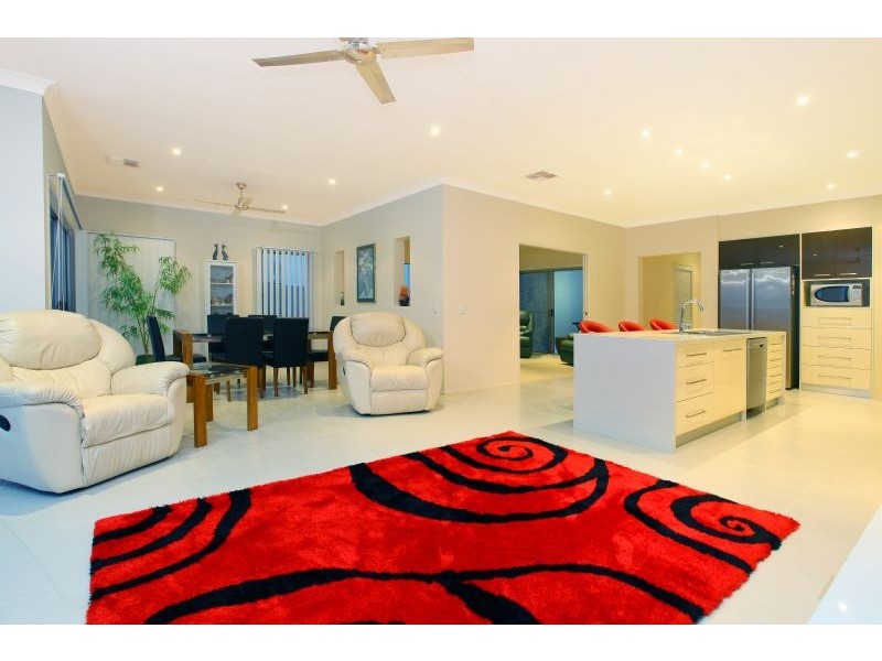 32 A Harbourvue Ct, Helensvale QLD 4212