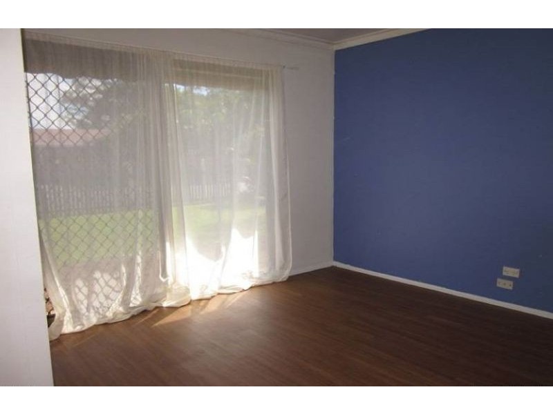 5 Launch Road, Mermaid Waters QLD 4218