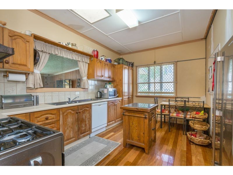 76 Pembroke Street, Carina QLD 4152