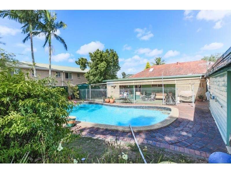 76 Pembroke Street, Carina QLD 4152