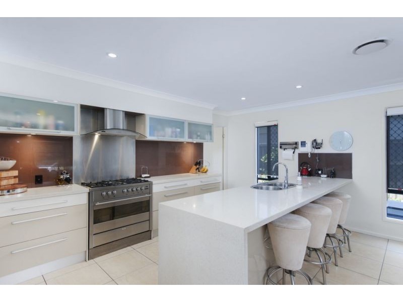 22 Riverside Tce, Windaroo QLD 4207