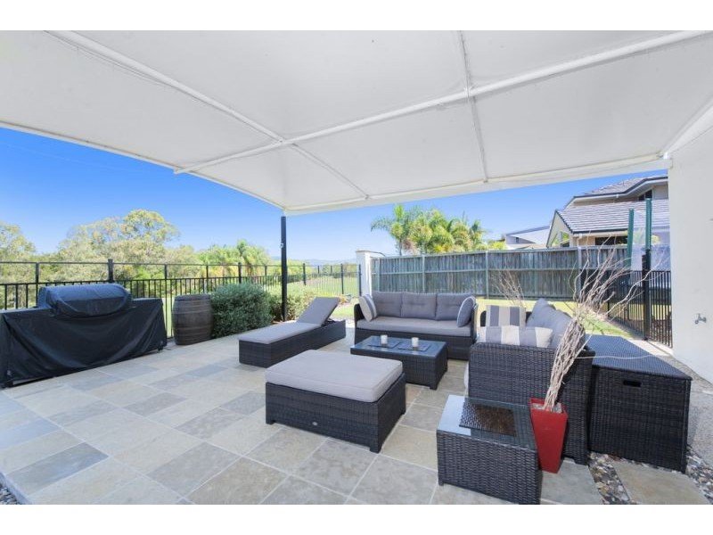 22 Riverside Tce, Windaroo QLD 4207