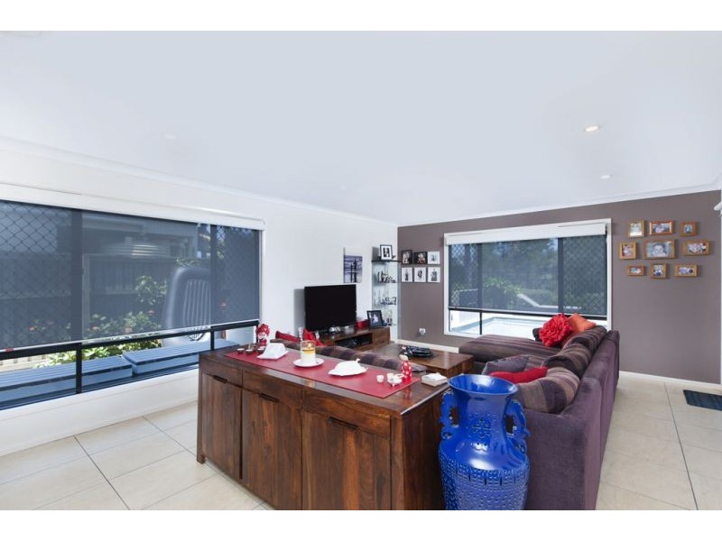 22 Riverside Tce, Windaroo QLD 4207