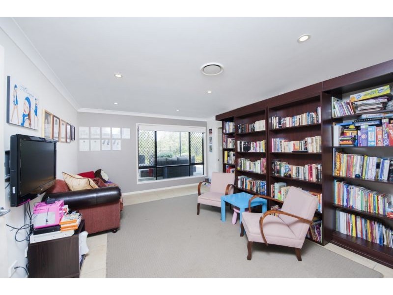 22 Riverside Tce, Windaroo QLD 4207